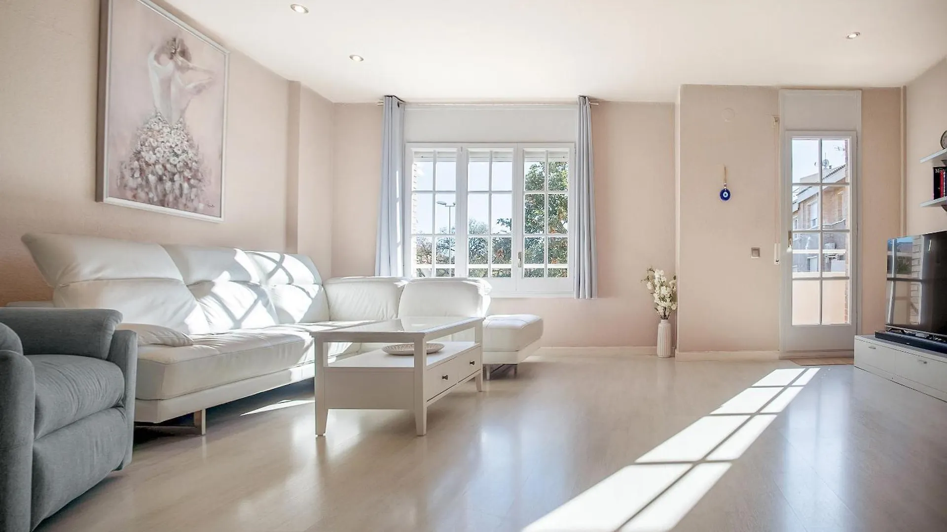 Comodidad Y Estilo En Gava Near The Beach 10 Minutes Viladecans Holiday home