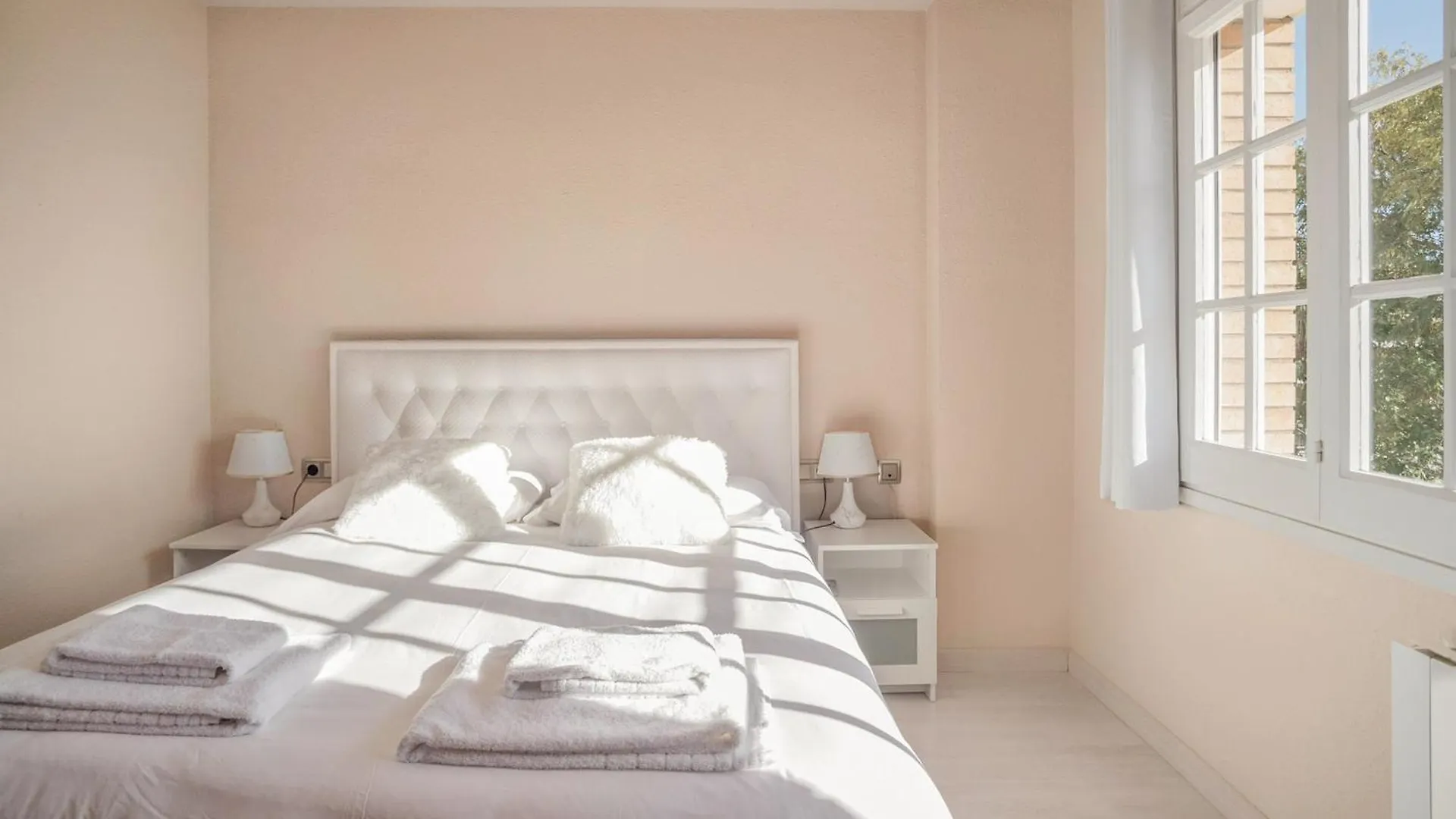 Comodidad Y Estilo En Gava Near The Beach 10 Minutes Viladecans 0*,  Spain